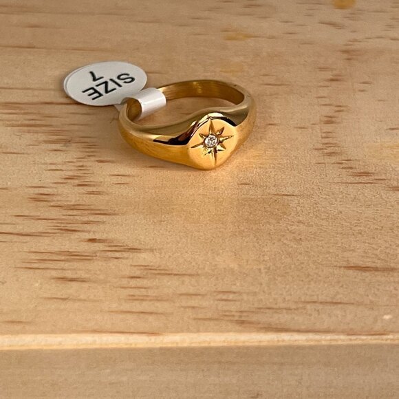 Gold Starburst Star Signet Ring Minimalist Stainless Steel - Picture 2 of 5